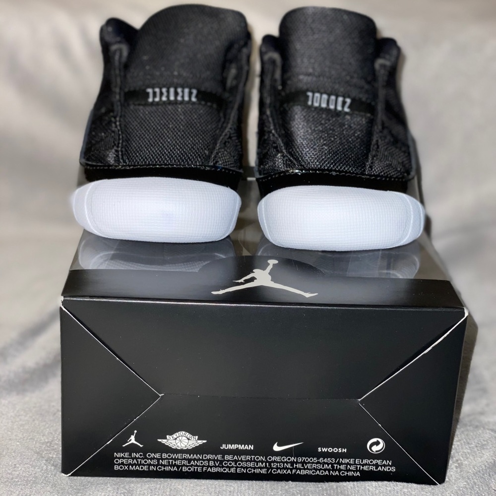 Jordan 11 72-10 Crib Booties Size 4c